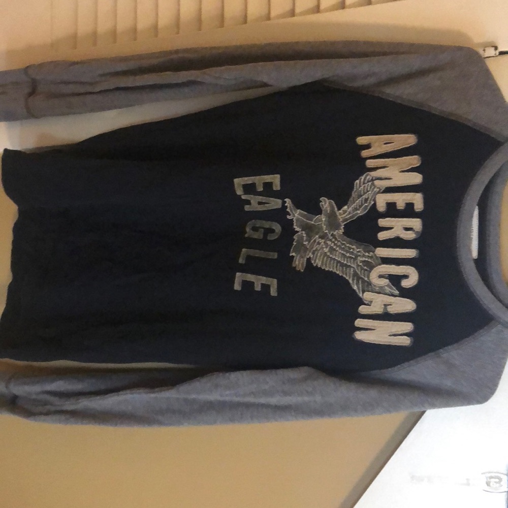 Mens AE xtra small long sleeve shirt
